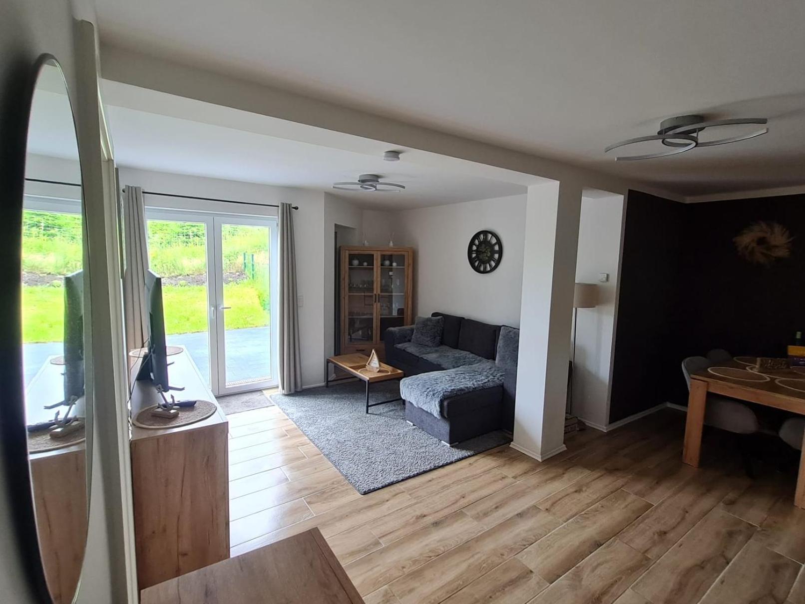 Greenhouse Living Apartment Nivis Mit Garten - 4 Minuten Nach Winterberg - Wandern, Mountainbike Fahren - Natur Geniessen Medebach Quarto foto